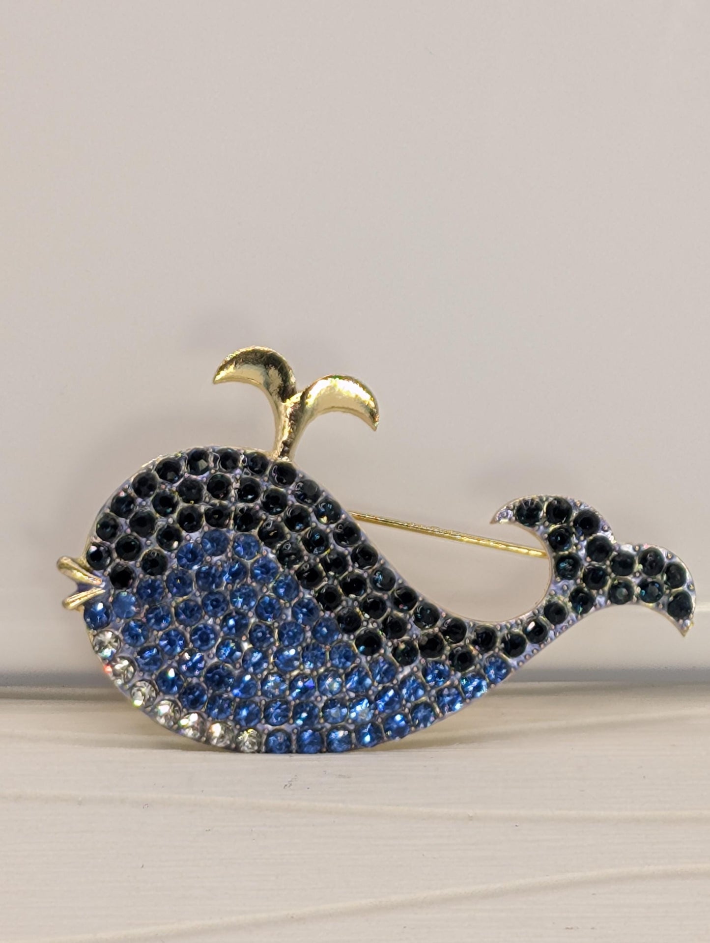 Blue Rhinestone Brooch – Gold Plated Whale Pin With Sparkling Crystals