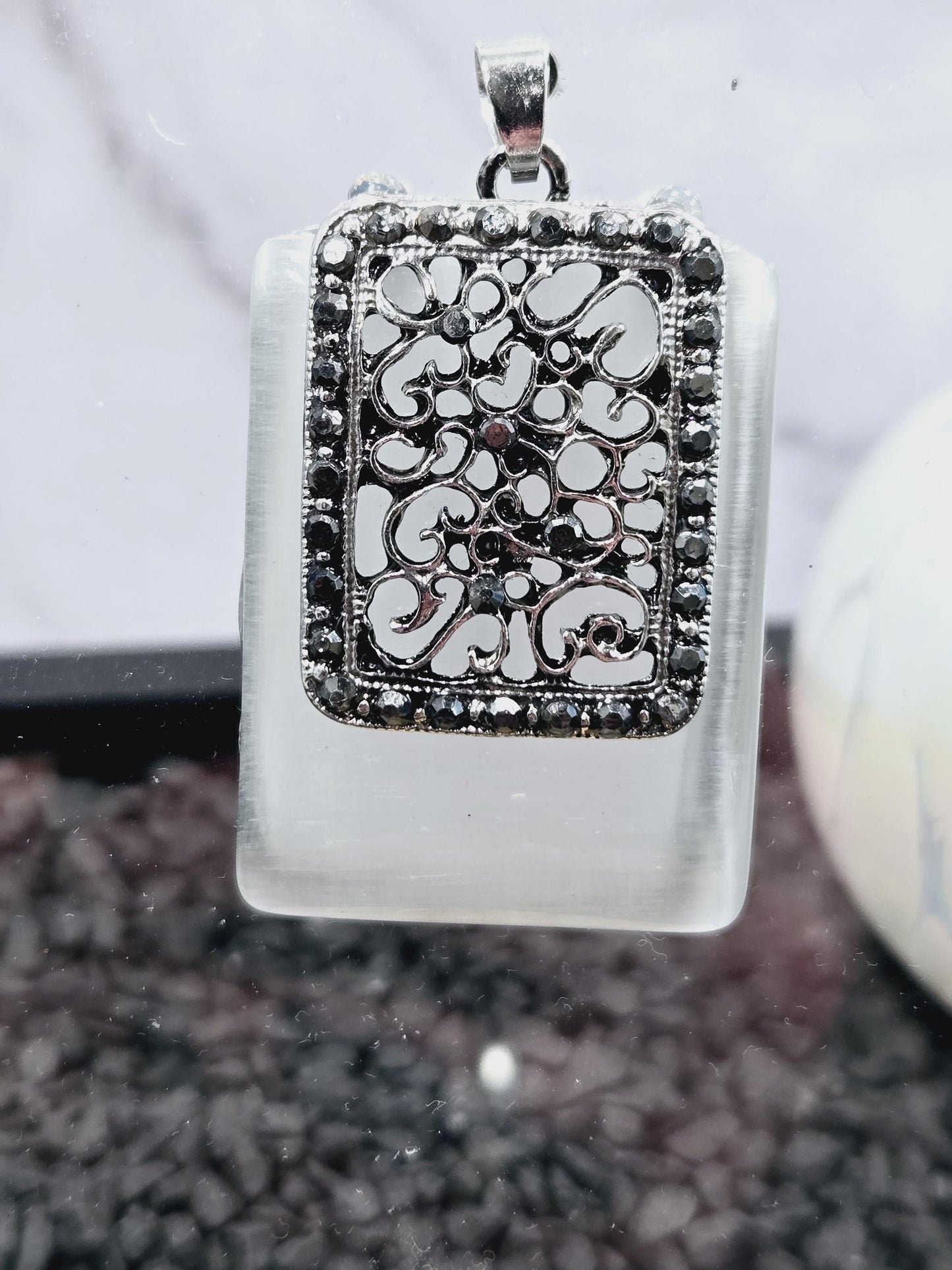 Steampunk Medallion Pendant – Gunmetal Silver Charm for DIY Jewelry Crafting