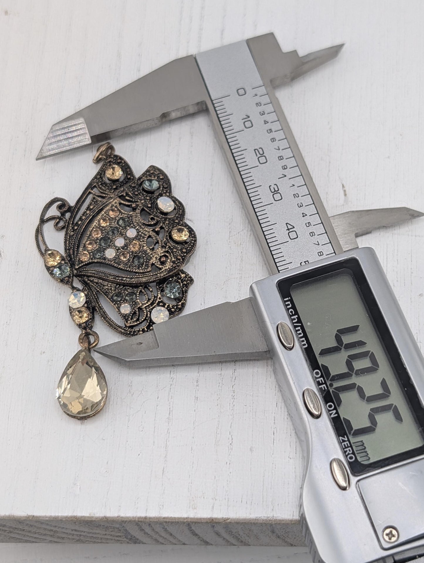 Bronze Butterfly Pendant Gothic Bag Charm – Ornate Focal Vintage Accessory