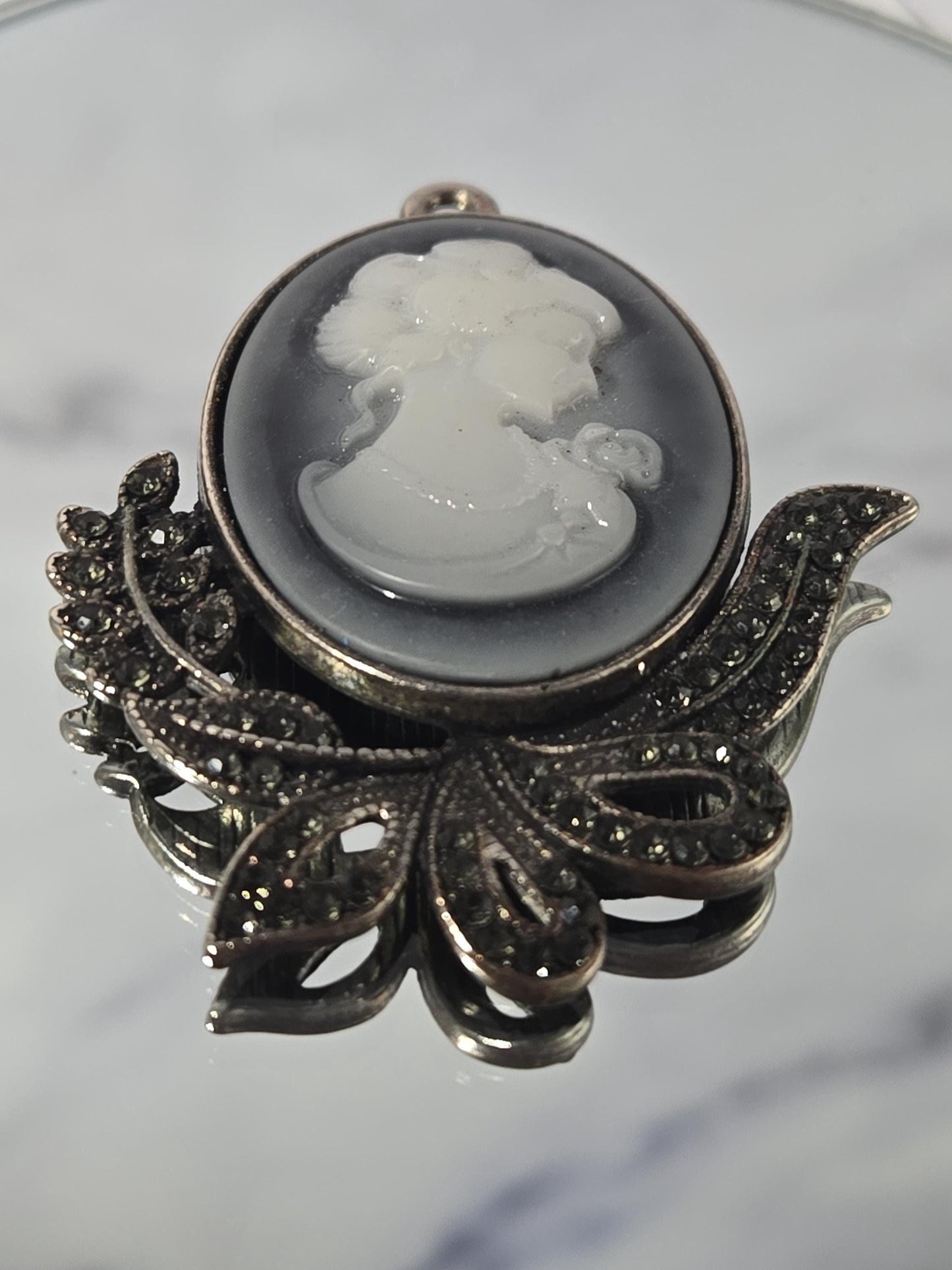 Bronze Cameo Pendant - Vintage Style Rhinestone Necklace | Elegant Bridal Jewelry Gift
