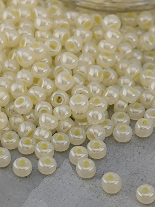 Preciosa Seed Beads Opaque Light Cream Pearls Size 8/0 | 15g Beading Craft Supplies