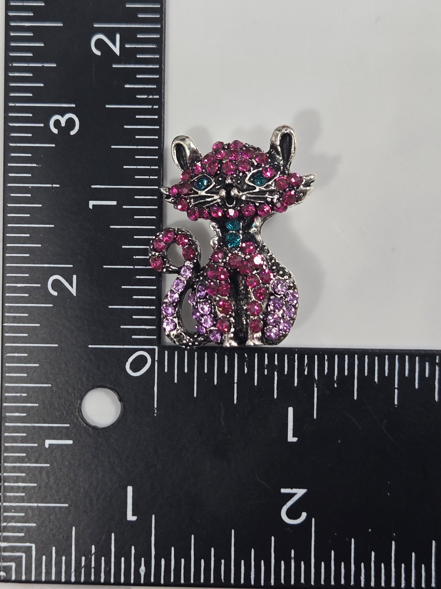 Fuchsia Kitty Brooch – Rhinestone Cat Pin with Colorful Jewelry Accessory