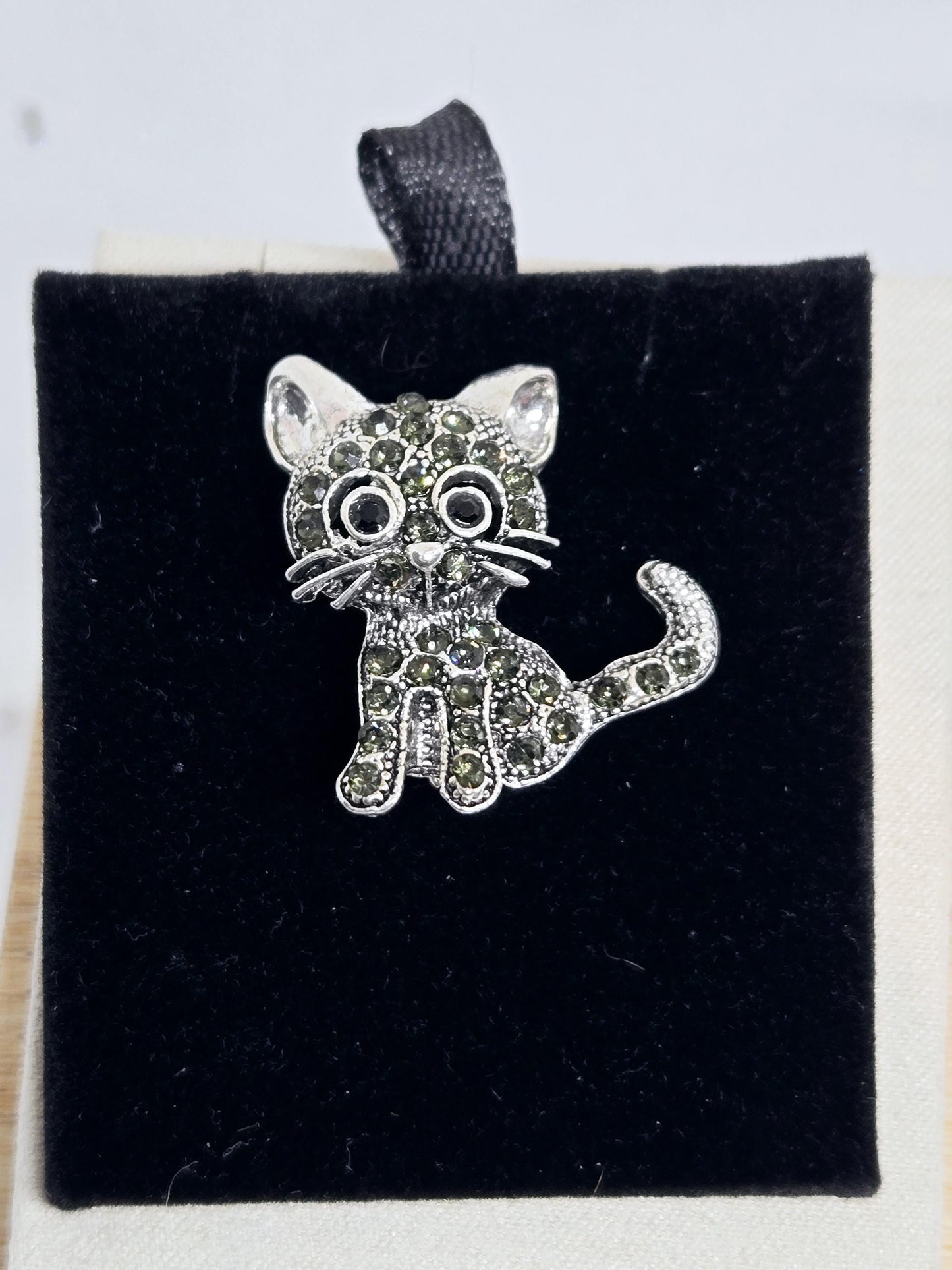 Silver Plated Brooch – Black Rhinestone Cat Pin | Elegant Lightweight Jewelry