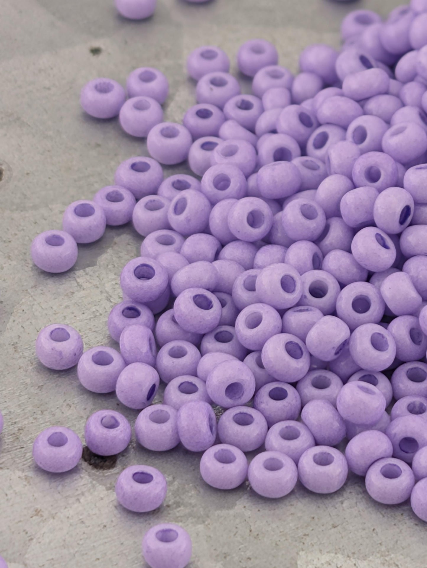 Opaque Lilac Size 8/0 15g pkg