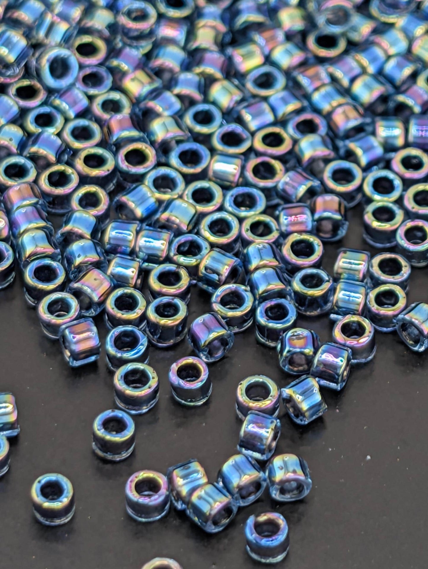 DB0085-Miyuki Delica 11/0:Aqua/Blue ICL/R  (7 gm ea) (7 gram pkg ~1400 Pcs)