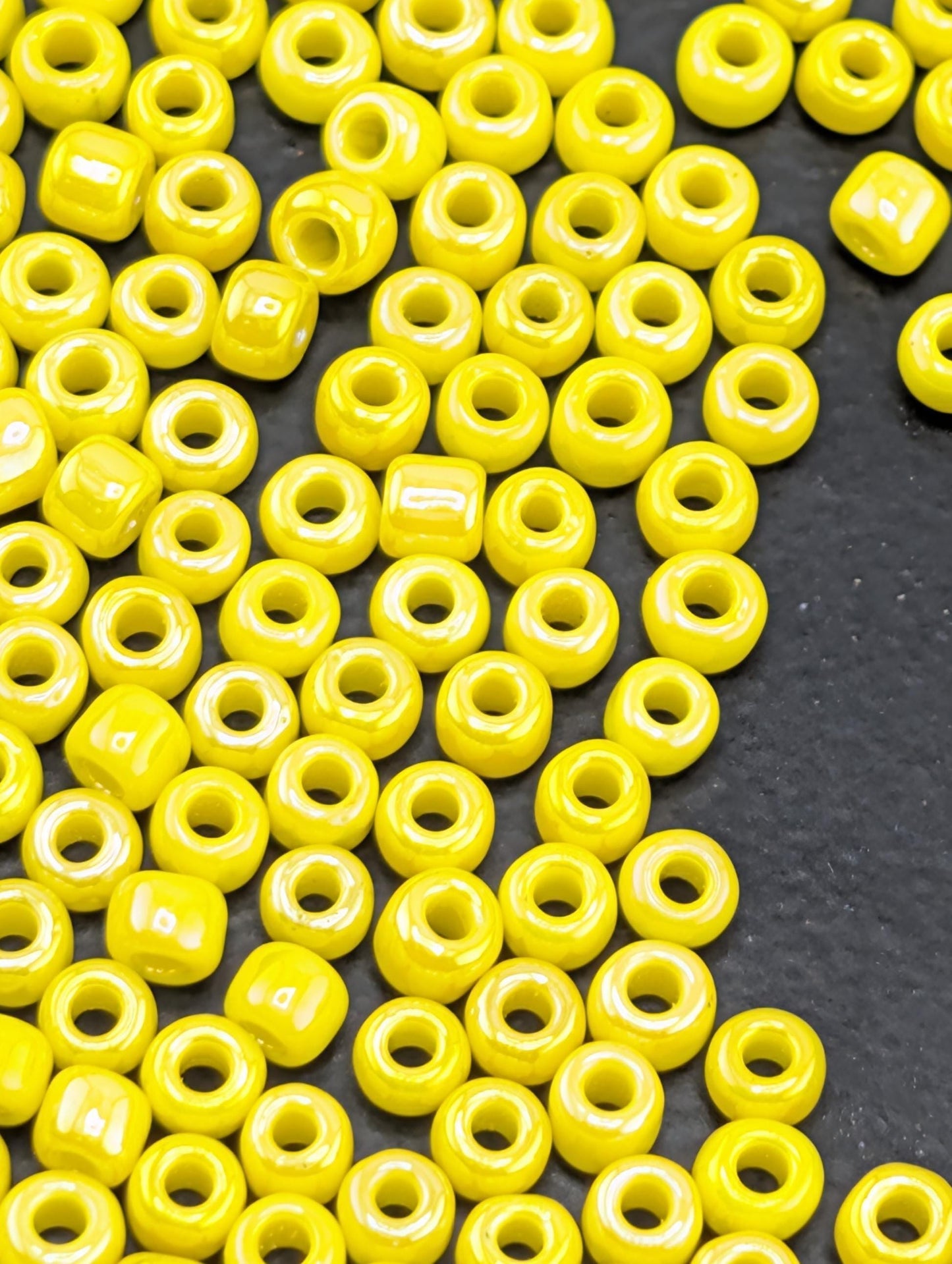 5014SB Opaque Rainbow Yellow  8/0  Matsuno Seed Beads (15g, ~600 pcs)
