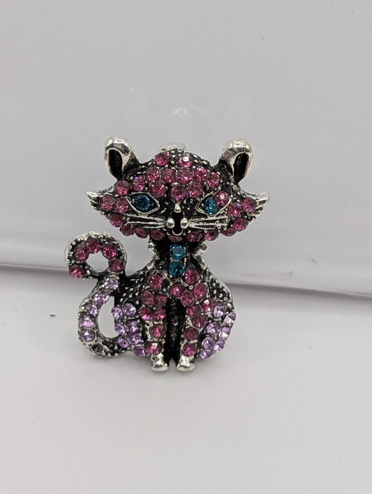 Fuchsia Kitty Brooch – Rhinestone Cat Pin with Colorful Jewelry Accessory