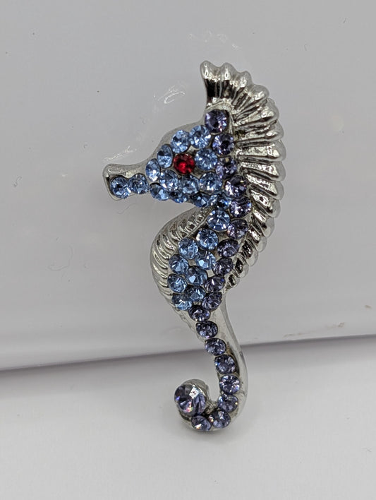 Silver Seahorse Brooch – Light Blue Silver Plated Pin with Ocean Themed Design