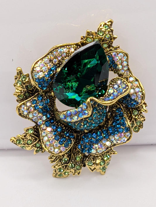 Emerald Flower Brooch - Gold Plated Elegant Jewelry Pin with Sparkling Gemstone