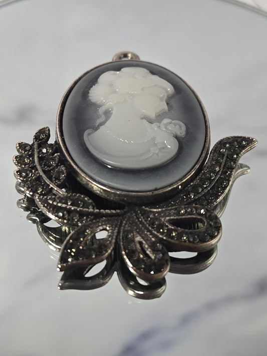 Bronze Cameo Pendant - Vintage Style Rhinestone Necklace | Elegant Bridal Jewelry Gift